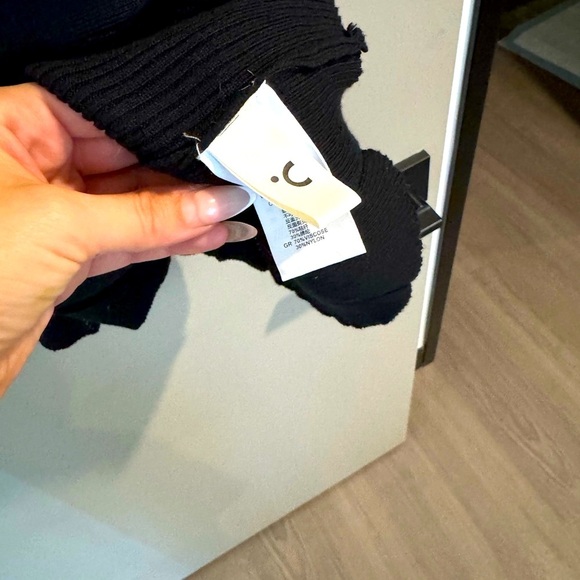 Black Ribbed Knit Button-Front Midi Dress 🖤 - Picture 5 of 9